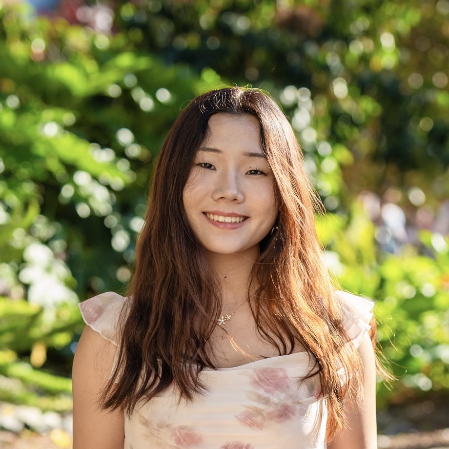 Brenna Headshot